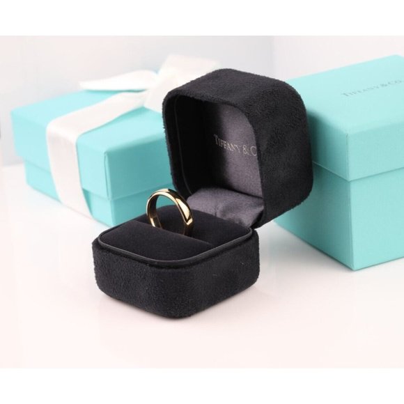 Tiffany & Co. 18k Yellow Gold 4.5mm Dome Wedding Band Size 7 Ring w/ Box - Picture 8 of 16